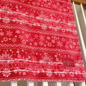 Victoria's Secret SOFT Red Fleece Snowflake Throw